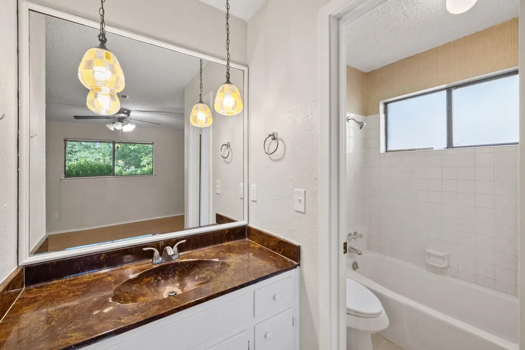 1030 Wisteria Trail Austin TX 78753
