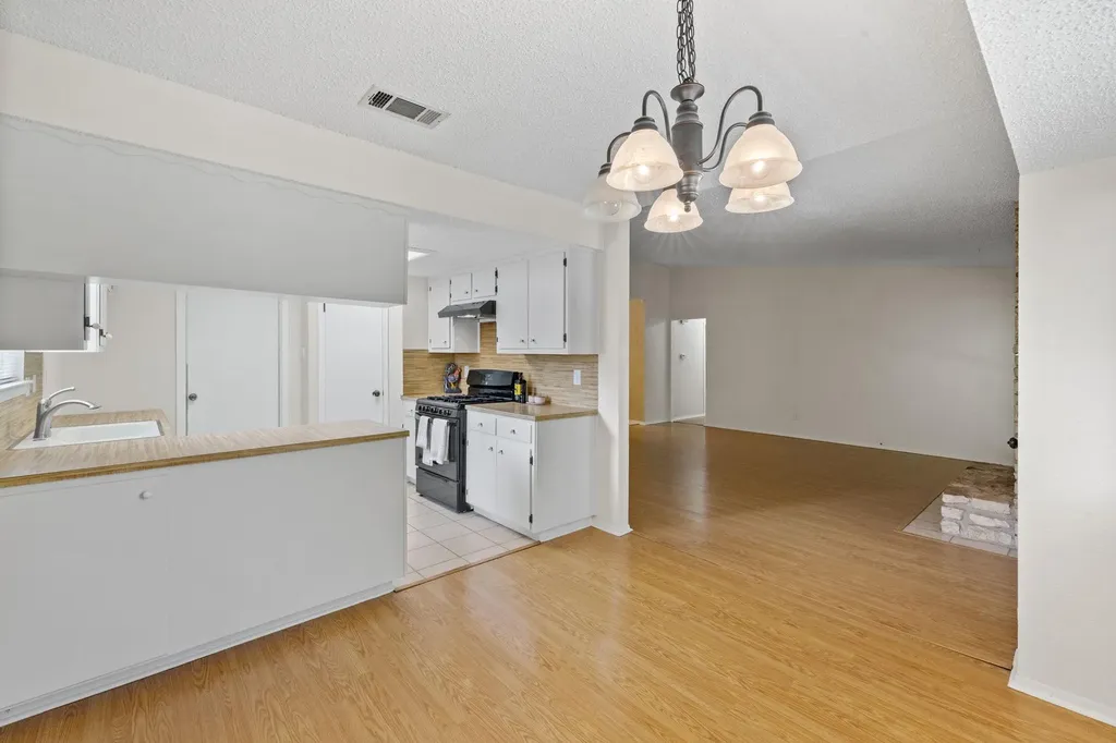 1030 Wisteria Trail Austin TX 78753
