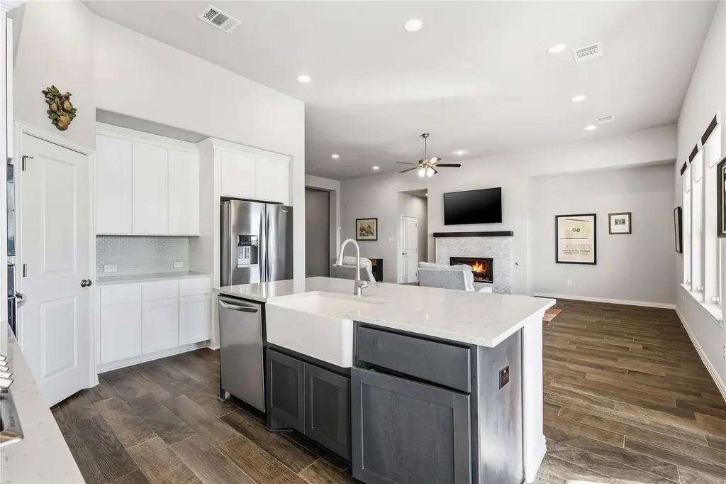 7805 Turnback Ledge Trail Lago Vista TX 78645