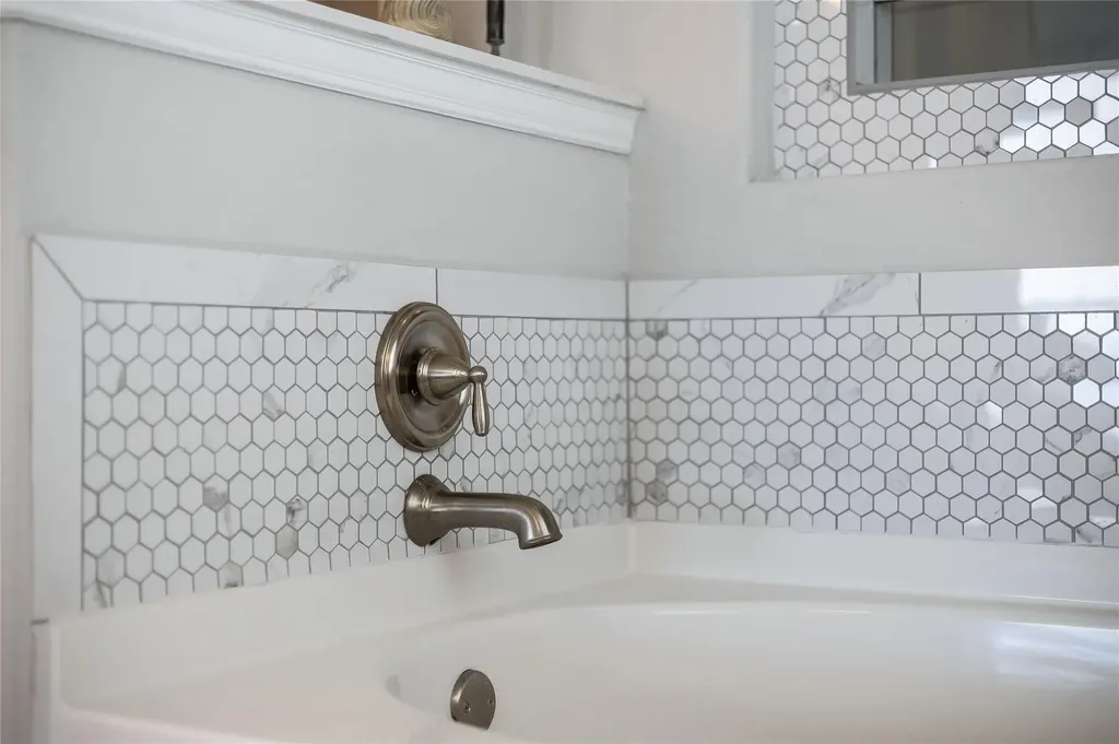 7805 Turnback Ledge Trail Lago Vista TX 78645