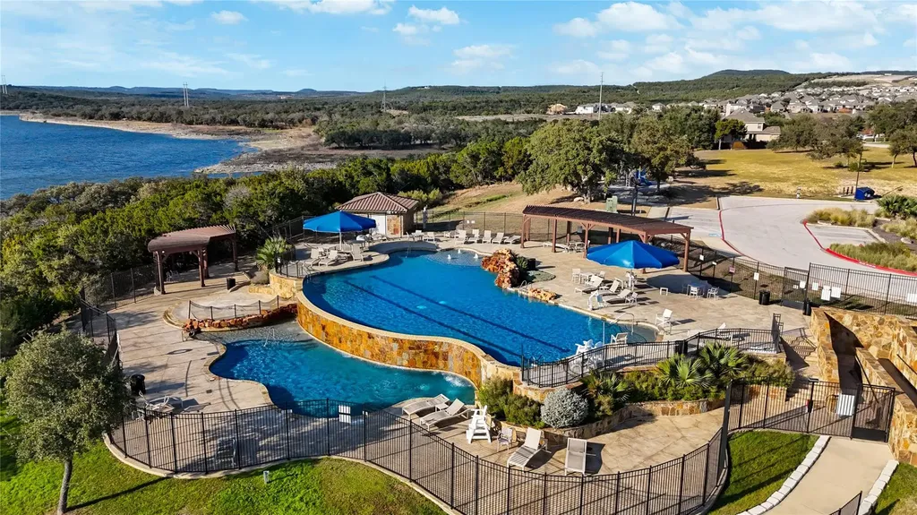 7805 Turnback Ledge Trail Lago Vista TX 78645
