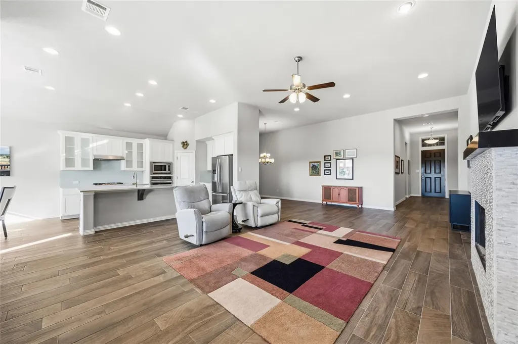 7805 Turnback Ledge Trail Lago Vista TX 78645