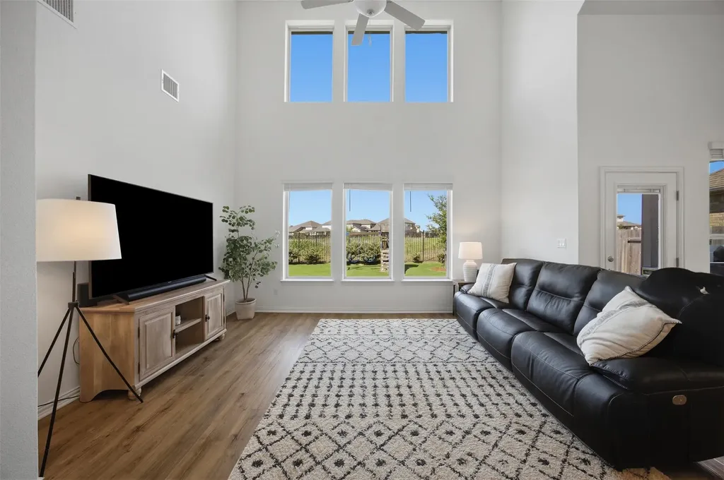 18012 Clairess Lane Manor TX 78653