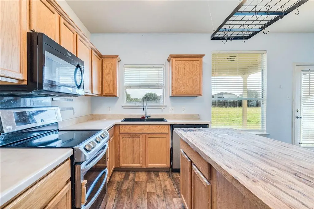 13408 Dwight Eisenhower Court Manor TX 78653