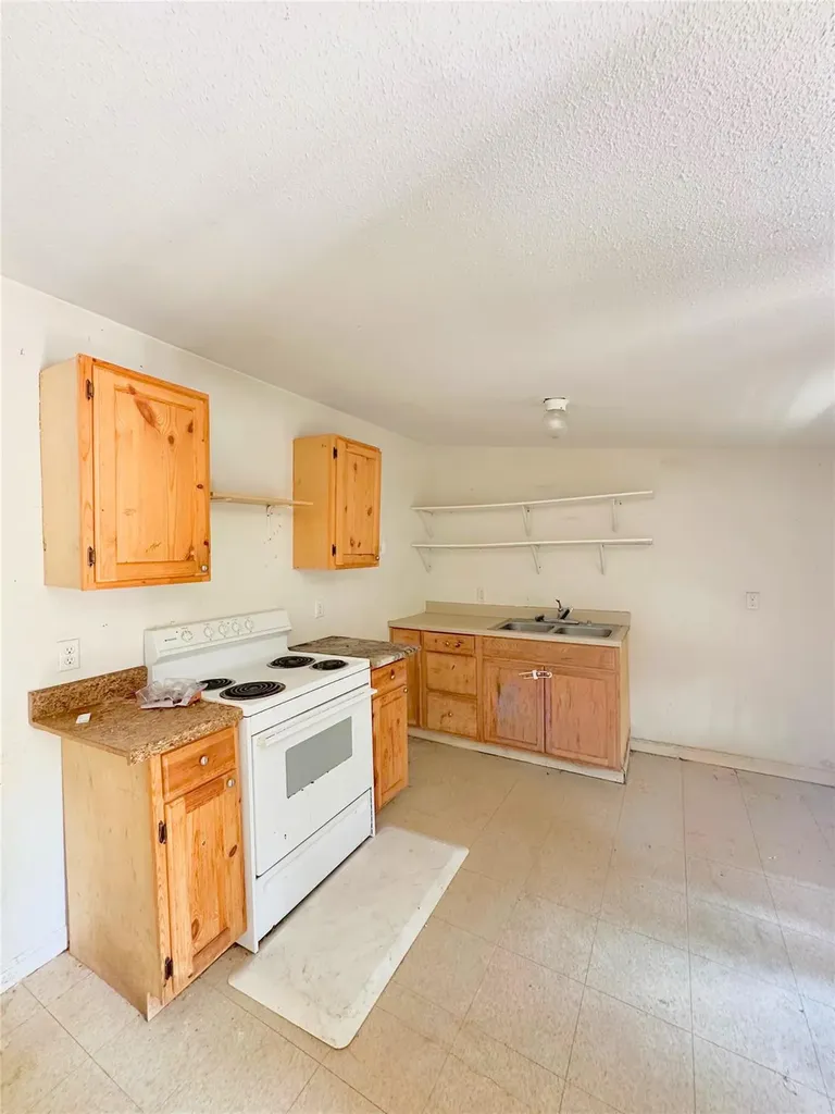820 Chihuahua Street Lockhart TX 78644