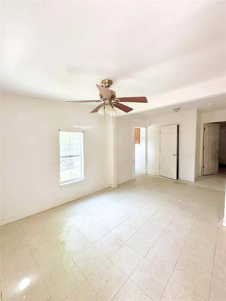 820 Chihuahua Street Lockhart TX 78644