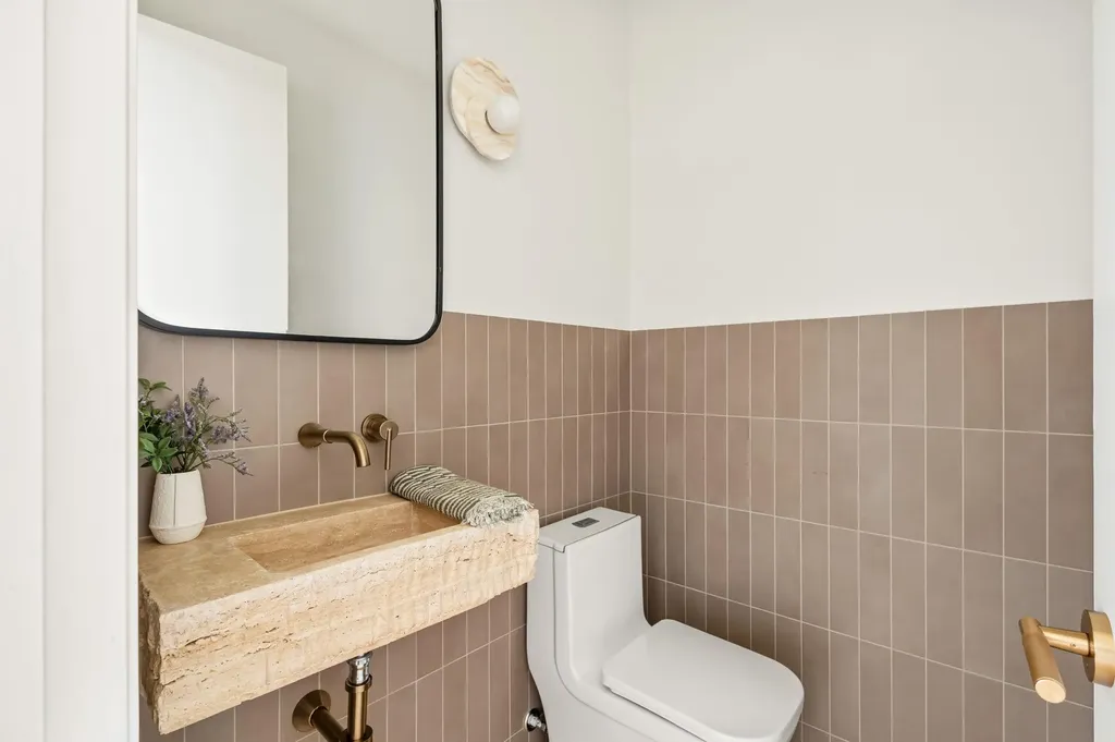 22719 E Range San Antonio TX 78255
