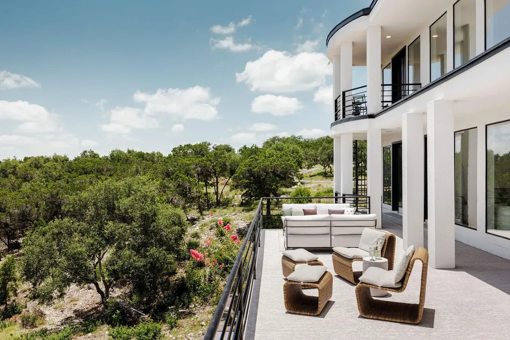 22719 E Range San Antonio TX 78255