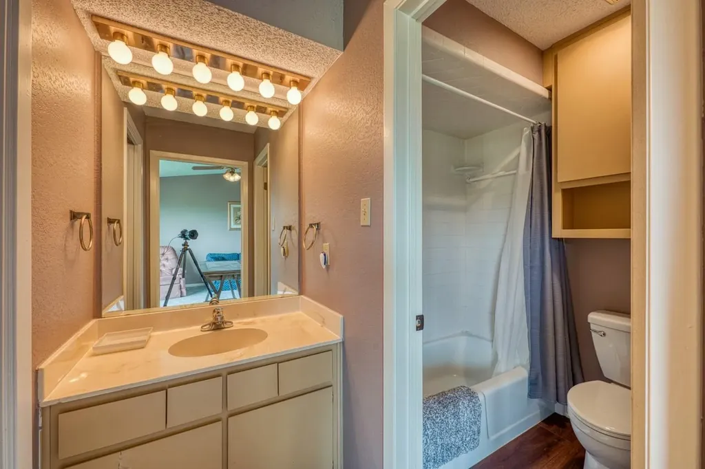 801 Grassy Knoll Horseshoe Bay TX 78657