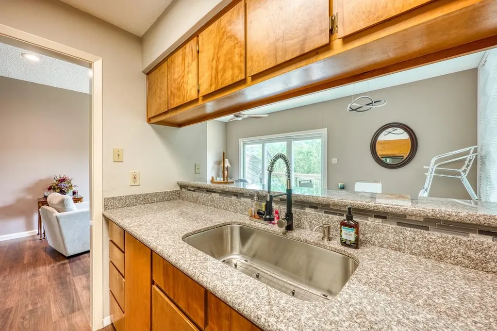 801 Grassy Knoll Horseshoe Bay TX 78657
