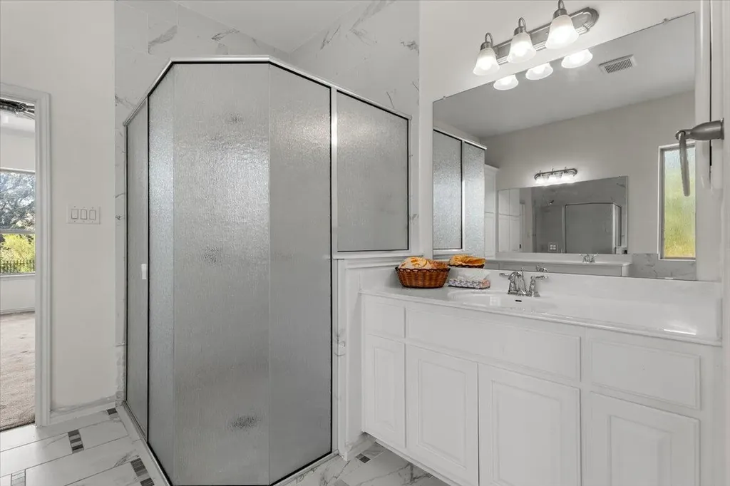 7401 Turnback Ledge Trail Lago Vista TX 78645