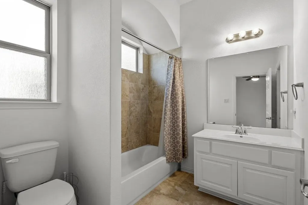 7401 Turnback Ledge Trail Lago Vista TX 78645