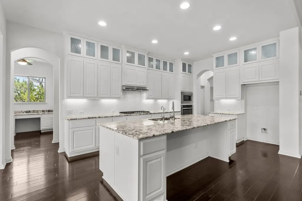 7401 Turnback Ledge Trail Lago Vista TX 78645