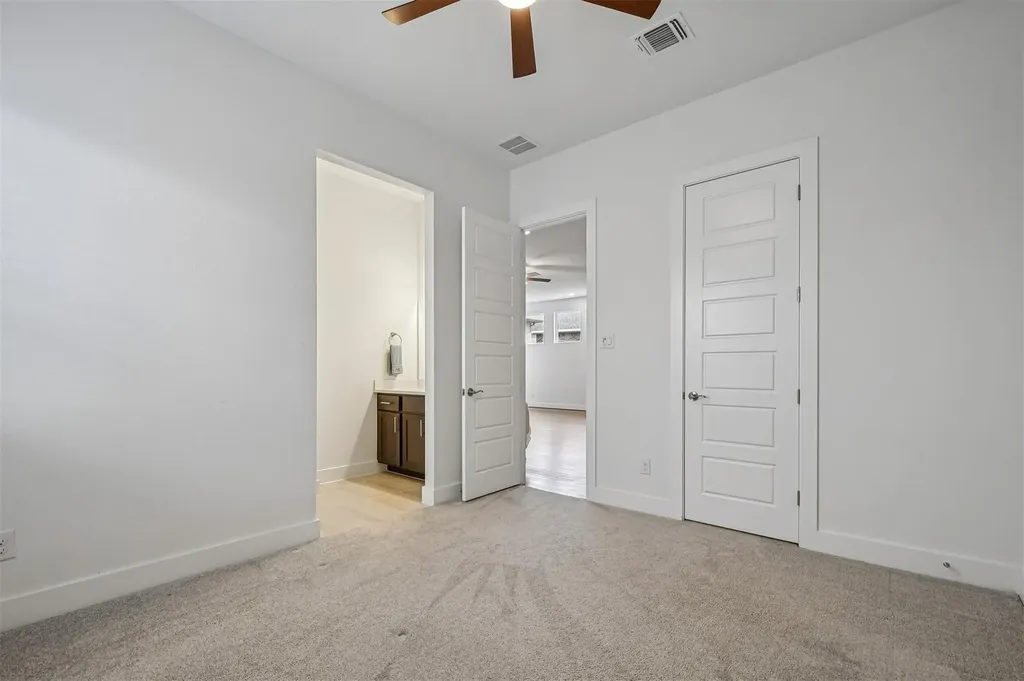 208 Great Lawn Bend Liberty Hill TX 78642