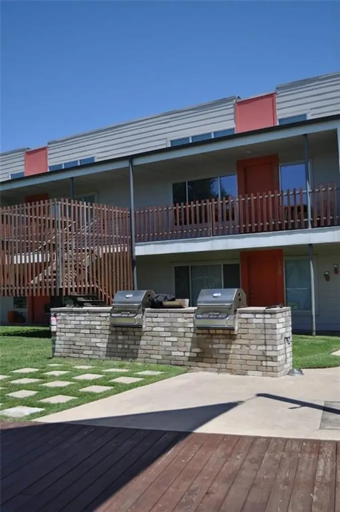 2200 Dickson Drive Austin TX 78704