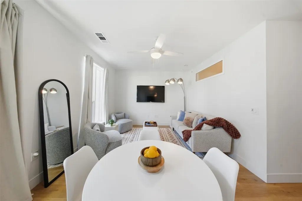 1701 Simond Avenue Austin TX 78723