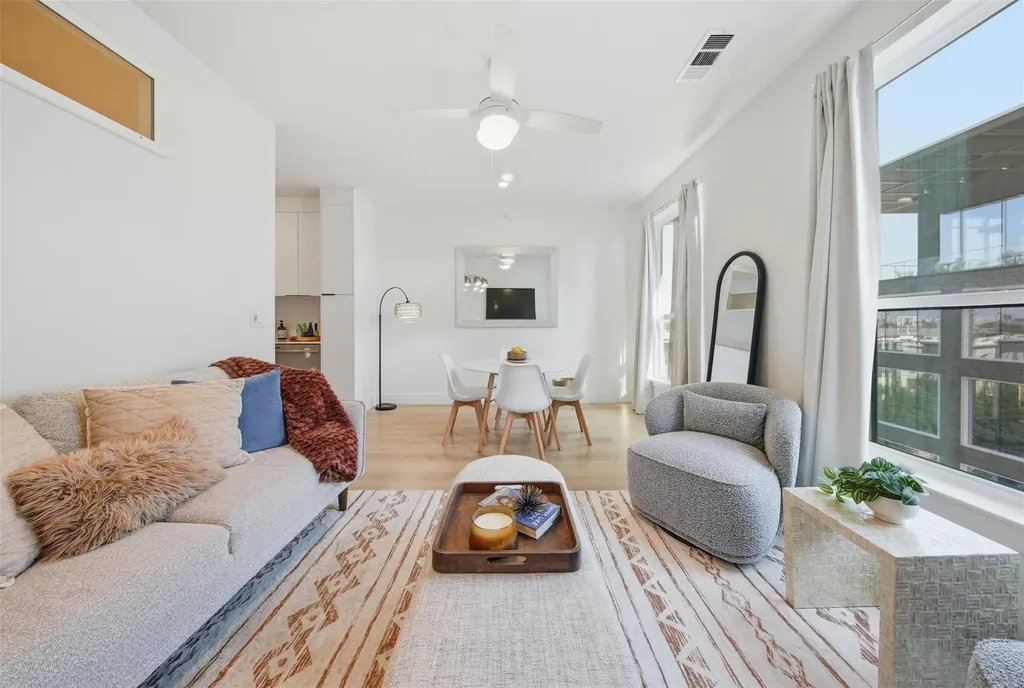 1701 Simond Avenue Austin TX 78723
