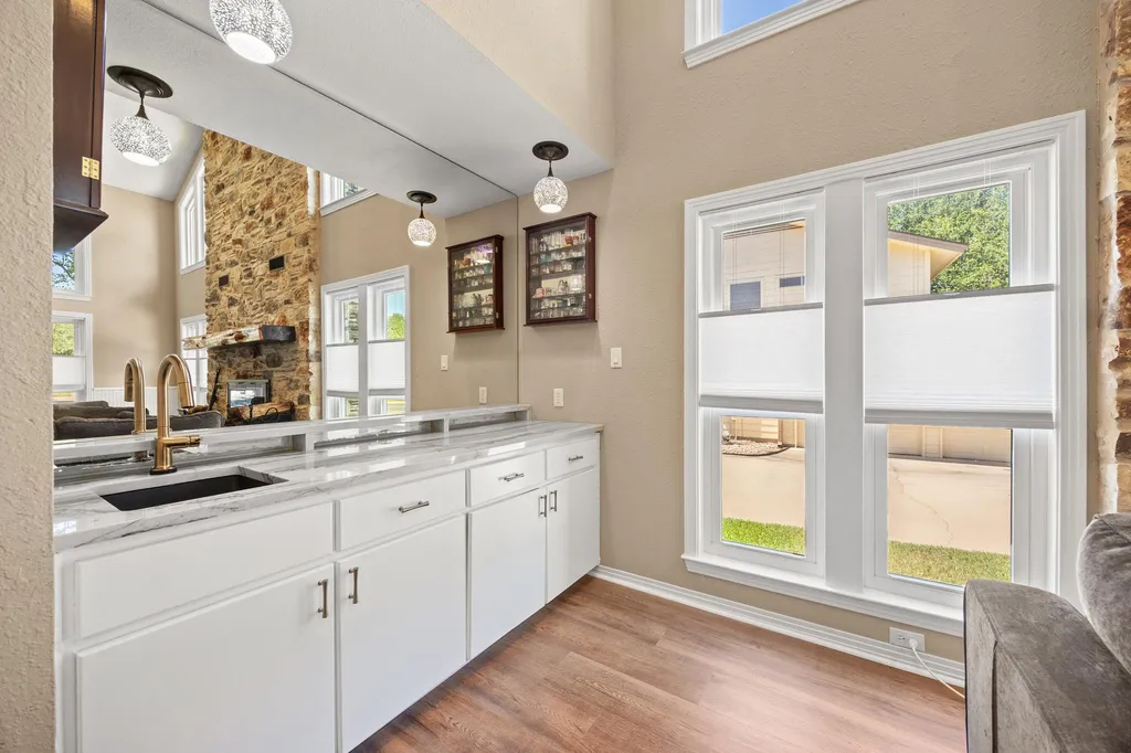 10805 Spicewood Parkway Austin TX 78750