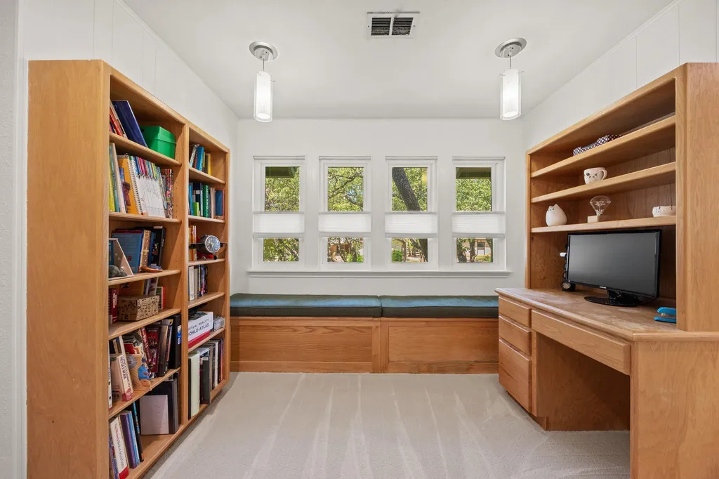 10805 Spicewood Parkway Austin TX 78750
