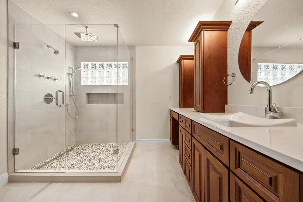 10805 Spicewood Parkway Austin TX 78750