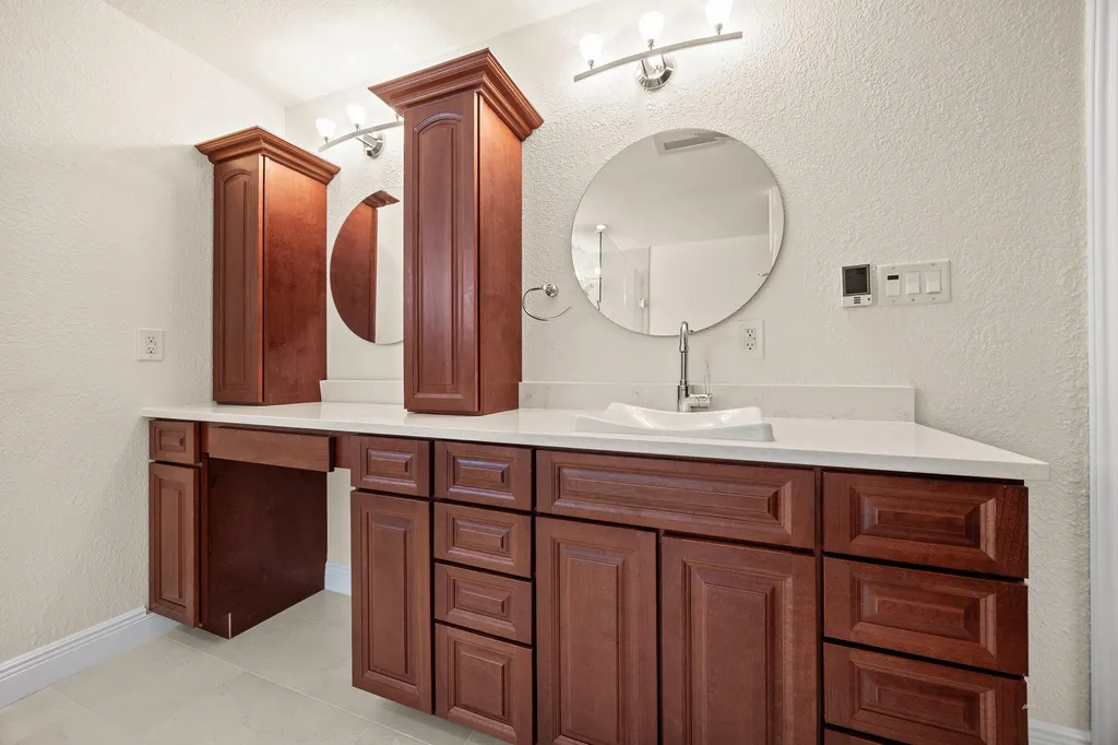 10805 Spicewood Parkway Austin TX 78750