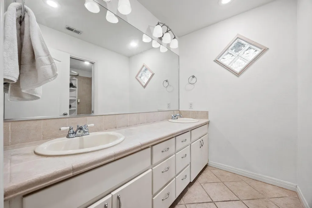 10805 Spicewood Parkway Austin TX 78750