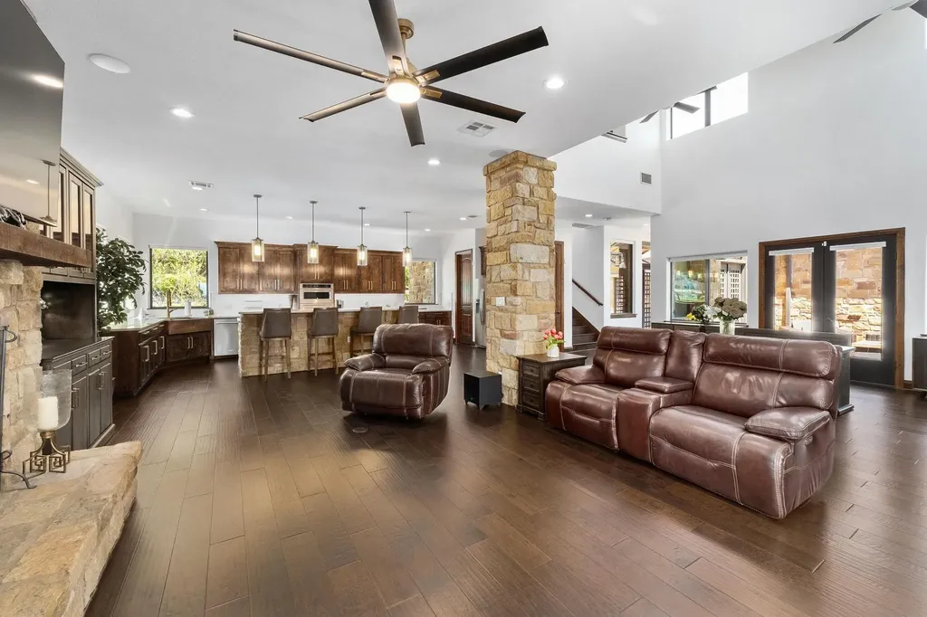 13017 Luna Montana Way S Austin TX 78732