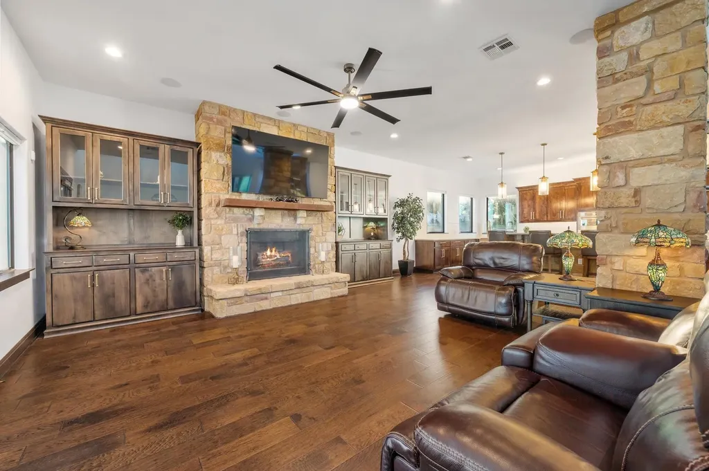 13017 Luna Montana Way S Austin TX 78732