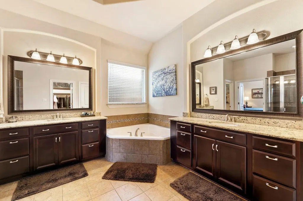 18628 Amberg Place Austin TX 78738