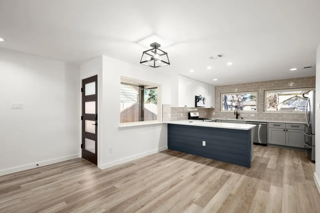 9717 Anderson Village Drive Austin TX 78729