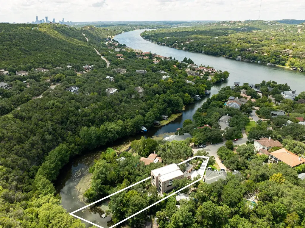 4500 River Wood Court Austin TX 78731