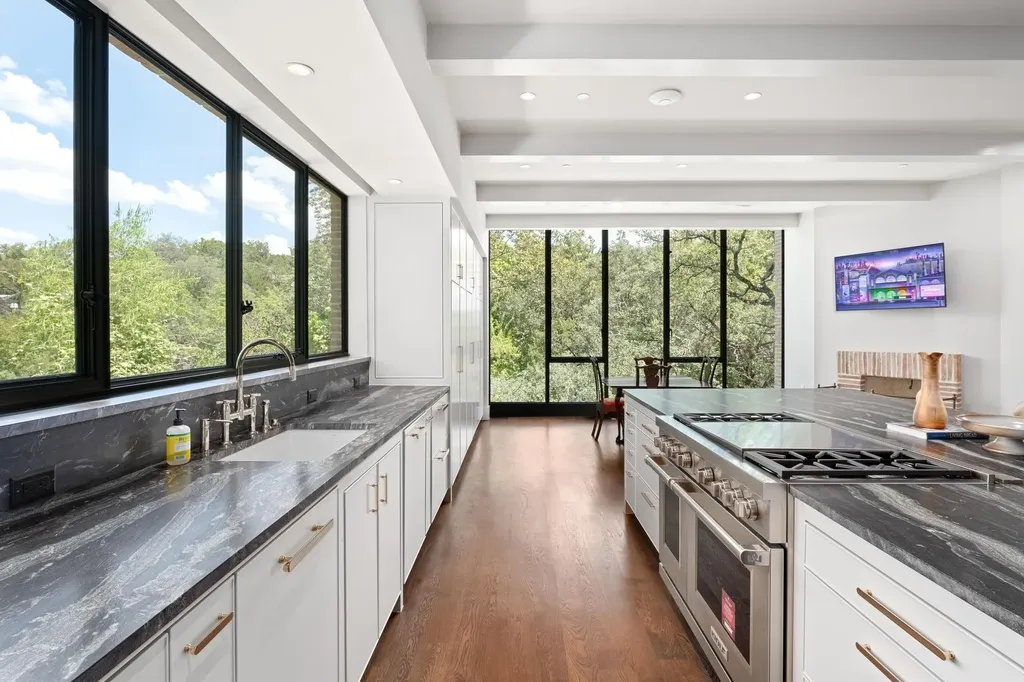 4500 River Wood Court Austin TX 78731
