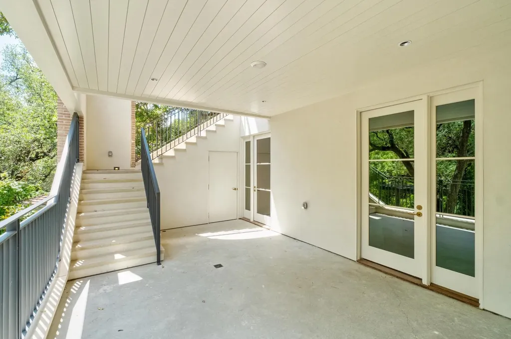 4500 River Wood Court Austin TX 78731