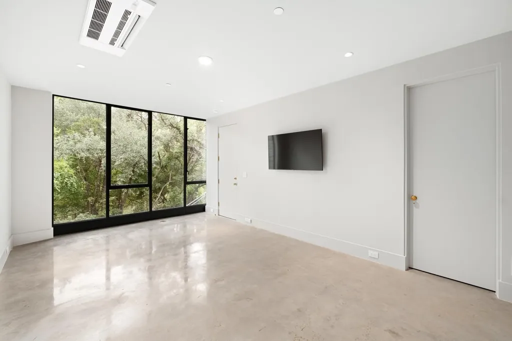 4500 River Wood Court Austin TX 78731