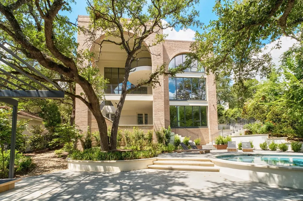 4500 River Wood Court Austin TX 78731