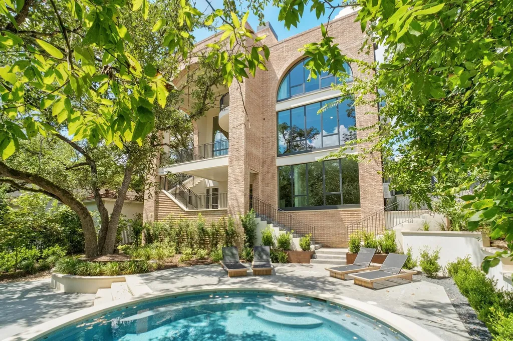 4500 River Wood Court Austin TX 78731