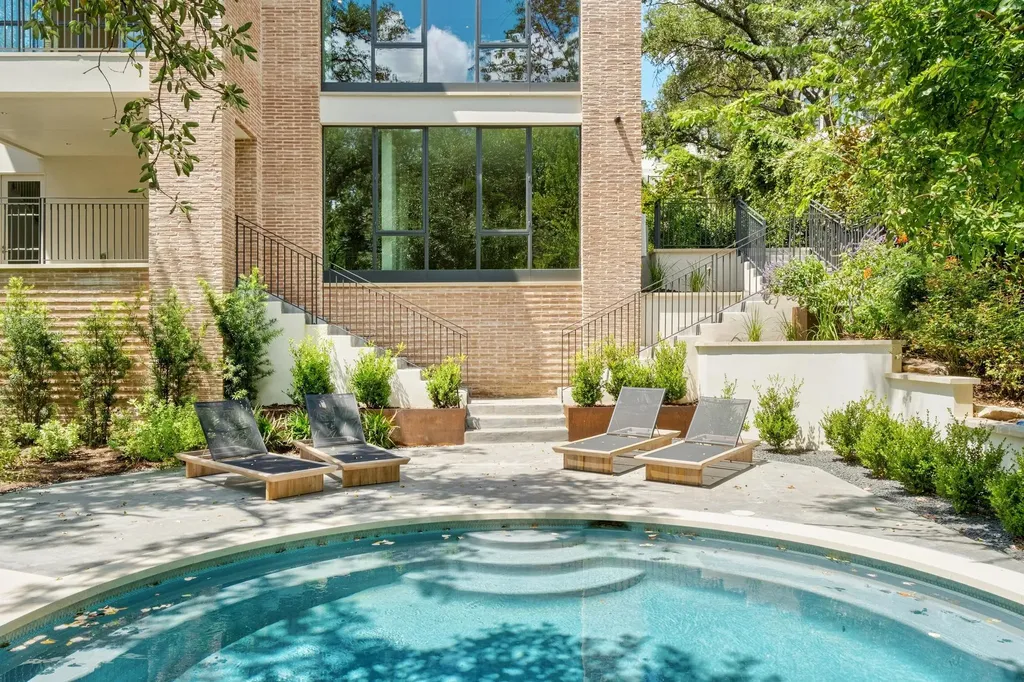 4500 River Wood Court Austin TX 78731