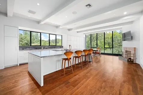4500 River Wood Court Austin TX 78731