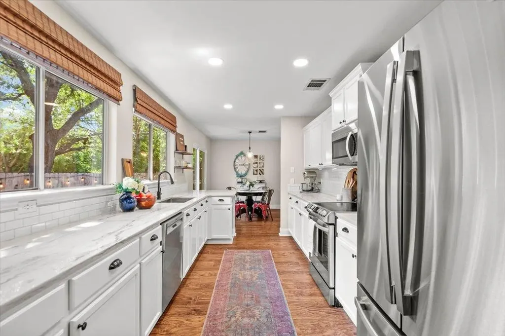 4319 Triboro Trail Austin TX 78749