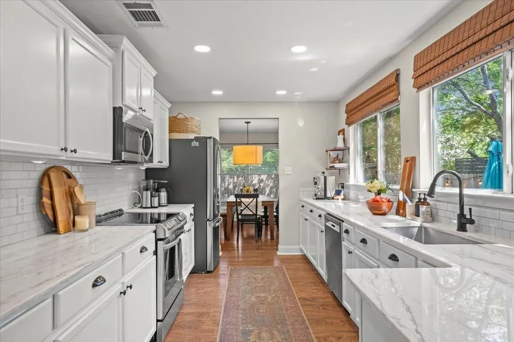 4319 Triboro Trail Austin TX 78749