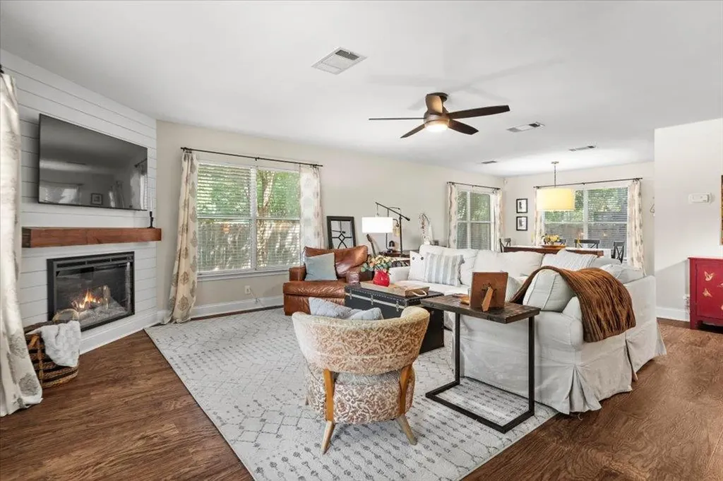 4319 Triboro Trail Austin TX 78749