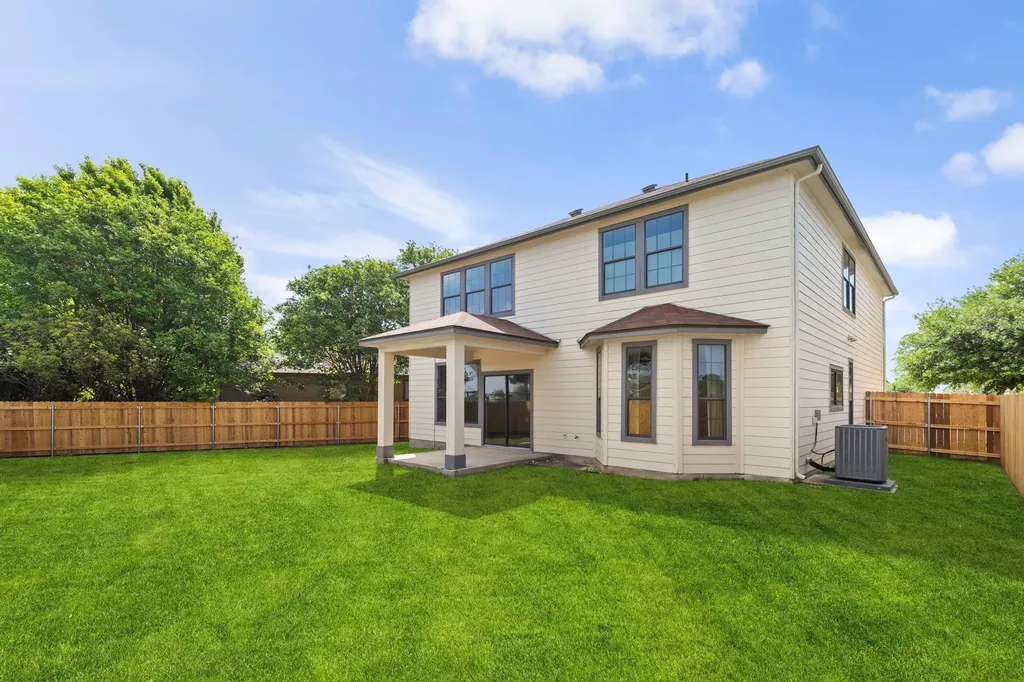 1660 Bayland Street Round Rock TX 78664