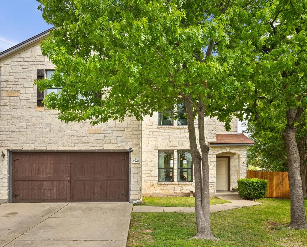 1660 Bayland Street Round Rock TX 78664