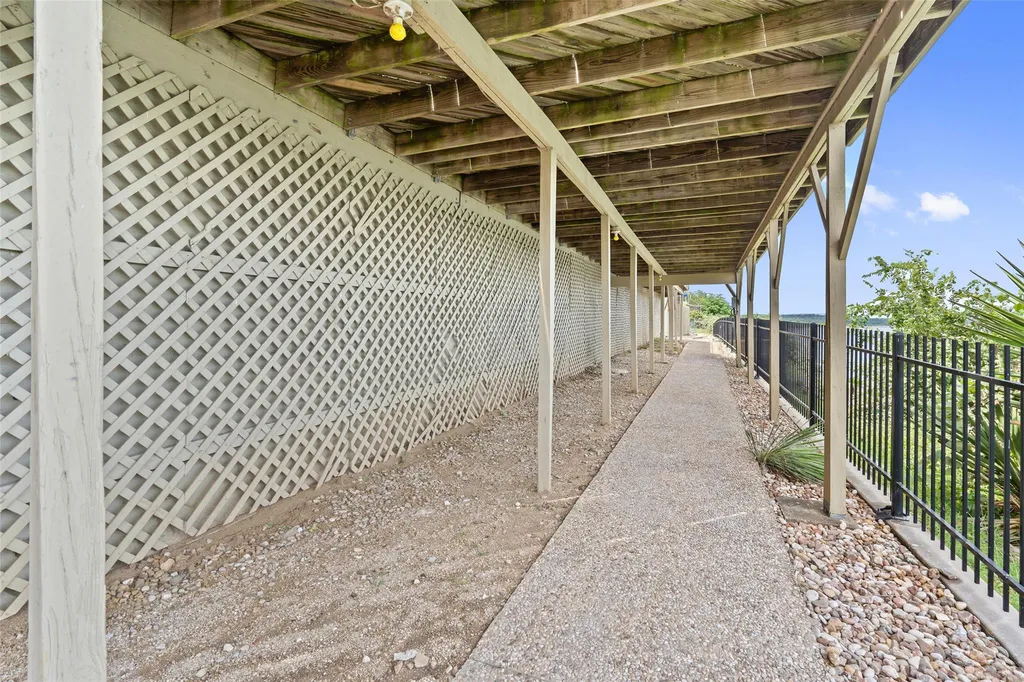 1601 Judy Lynn Drive Spicewood TX 78669
