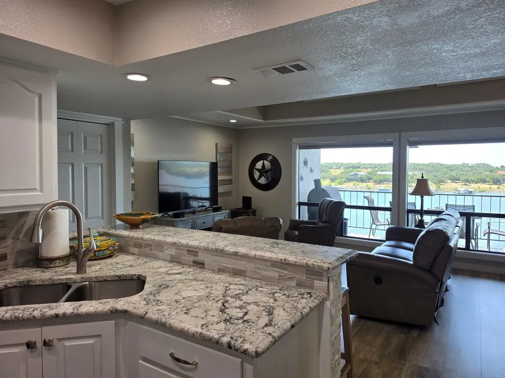 1601 Judy Lynn Drive Spicewood TX 78669