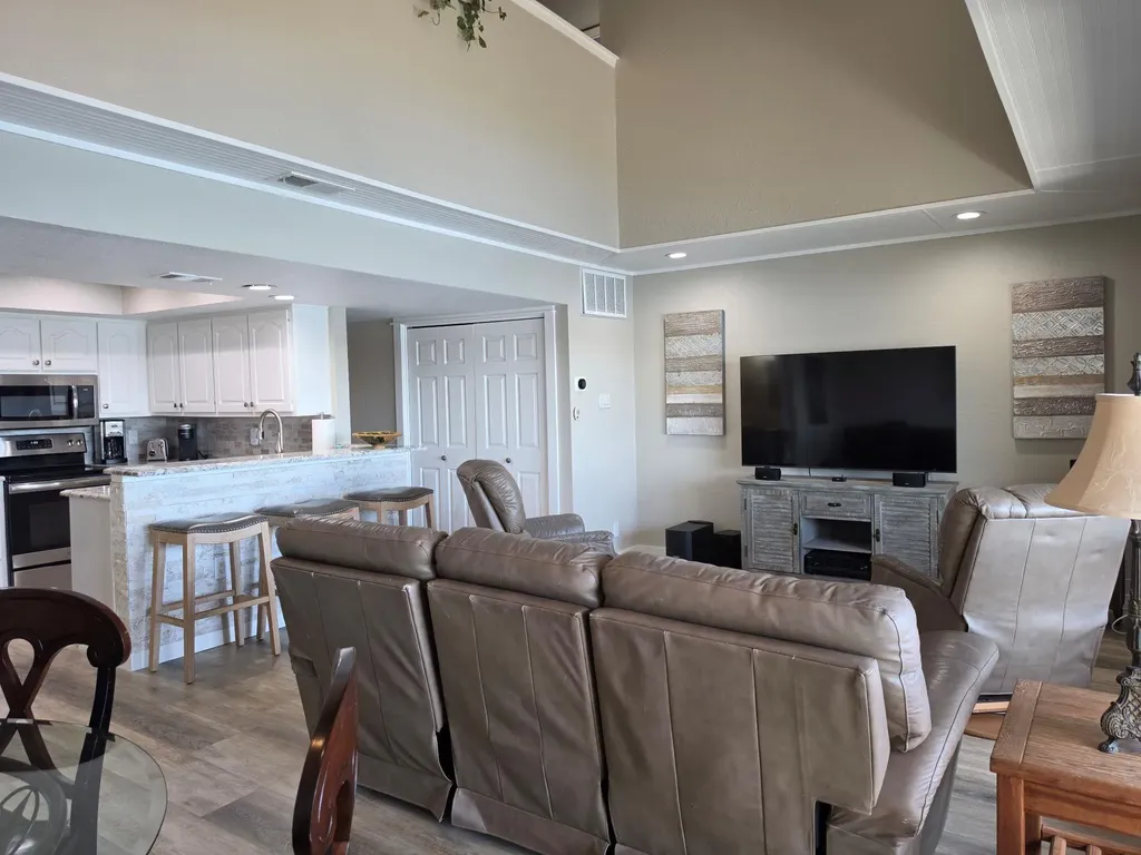 1601 Judy Lynn Drive Spicewood TX 78669