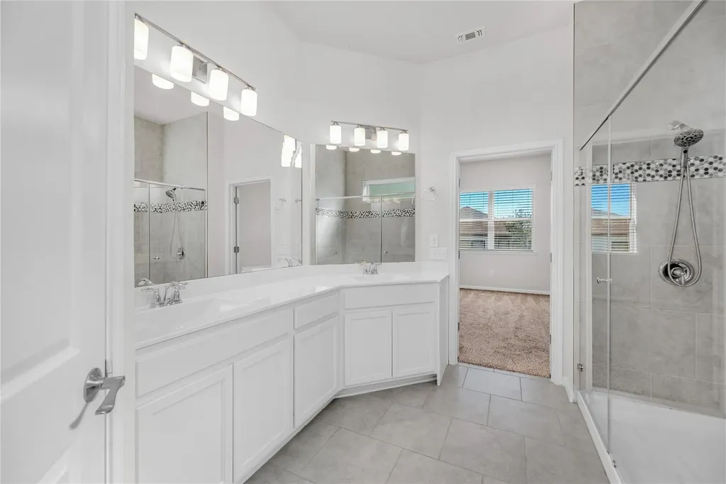 9941 Comely Bend Manor TX 78653