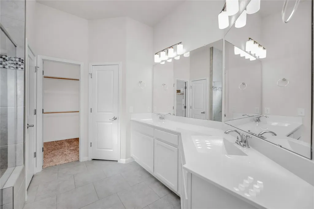 9941 Comely Bend Manor TX 78653