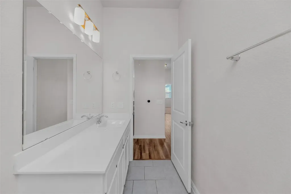 9941 Comely Bend Manor TX 78653