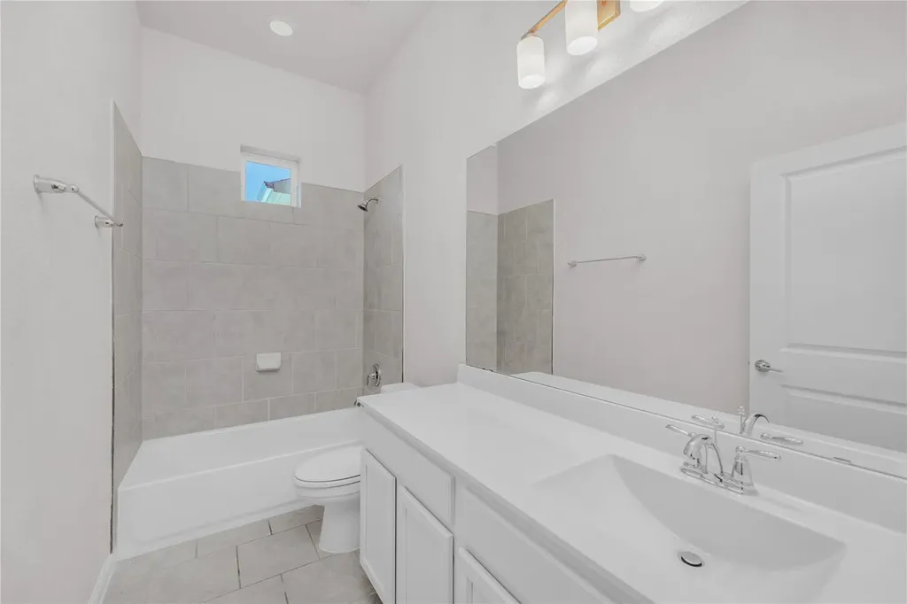 9941 Comely Bend Manor TX 78653
